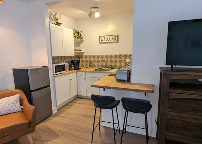 Apartment Speedway *